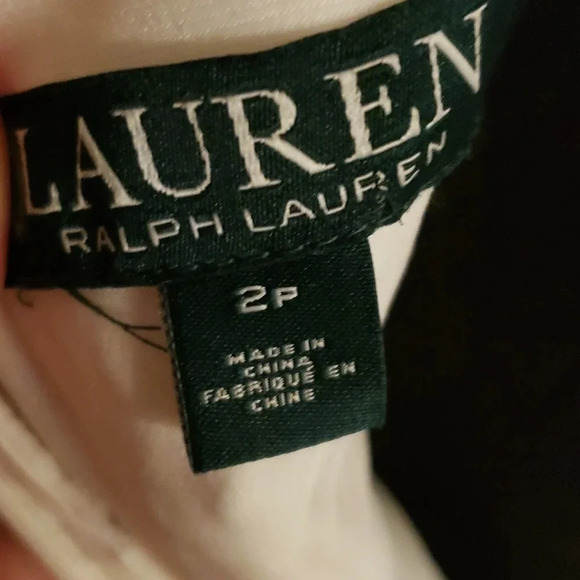Lauren Ralph Lauren gorgeous lace dress size 2P NWT - Picture 9 of 9